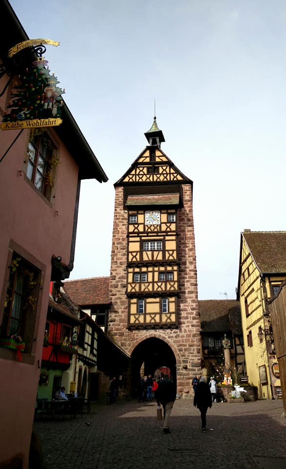 22449910_571149226589095_4885704539566616390_n